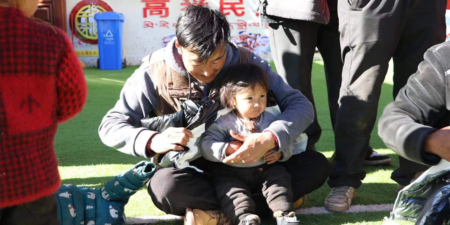 2022.11 Children’s clothing donation in Mangkang, Tibet